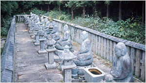片倉家御廟